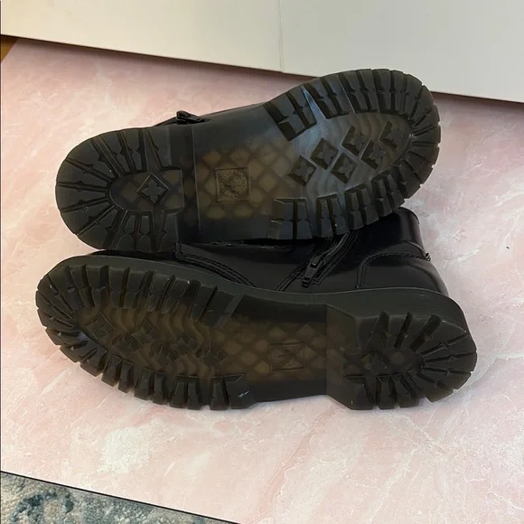 Dr. Martens Black Leather Boots with Star Buckles, side zip - Picture 10 of 10